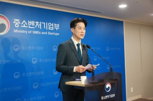 노용석 중소벤처기업부 제1차관이 12일 세종 중소벤처기업부 브리핑실에서 '2026년 중기부 소관 공공기관·유관기관 업무보고' 브리핑을 하고 있다. 중소벤처기업부