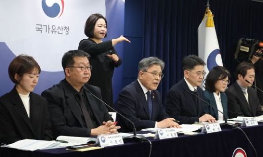 허민 국가유산청장이 19일 서울 종로구 정부서울청사에서 열린 세계유산영향평가 언론 설명회에서 모두 발언하고 있다. 2026.1.19 조용준 기자