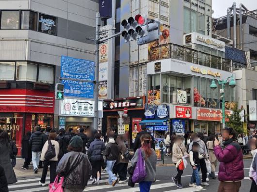 주말 오후 일본 도쿄 신주쿠구 신오쿠보 한인타운 모습. 신촌설렁탕, 홍콩반점 등 한국 브랜드 매장이 줄줄이 들어섰다. 박재현 기자