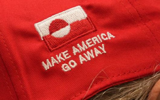 'Make America Go Away(미국은 물러나라)'라는 문구가 새겨진 모자. 로이터연합뉴스