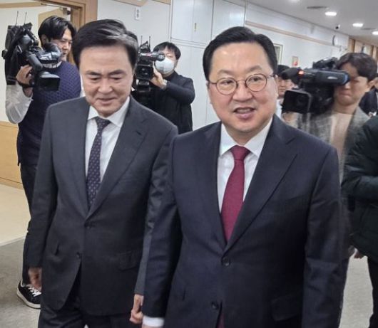 왼쪽부터 김태흠 충남도지사, 이장우 대전시장(사진=모석봉 기자)