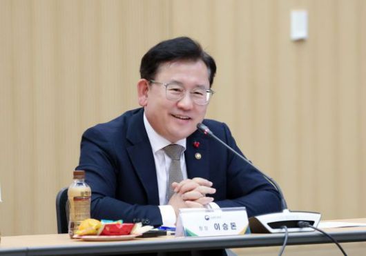 22일 이승돈 농진청장이 기자들의 질의에 답하고 있다. 공동취재단