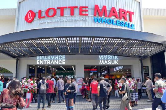인도네시아 발리 덴파사르지역에 위치한 롯데마트 발리점 매장 외부 전경.롯데마트 제공.