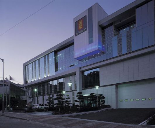 노르웨이 콩스버그에 위치한 콩스버그마리타임 본사 전경. 한국 지사는 부산 정관에 위치해 있다. 한국콩스버그마리타임