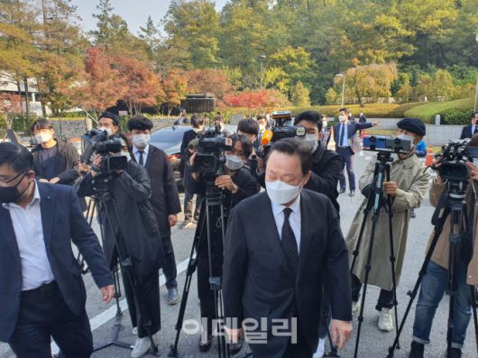 박용만 대한상의 회장이 오전 10시 36분께 고(故) 이건희 회장의 빈소를 방문했다. (사진=배진솔기자)