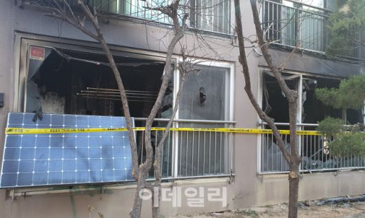 지난달 29일 오후 3시 26분쯤 서울 동대문구 장안동 한 아파트 1층에서 화재가 나 집이 전소됐다. 이 사고로 15세 발달장애 소년이 사망했다. (사진=공지유 기자)