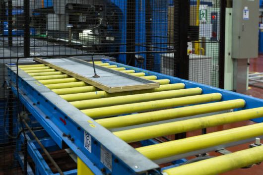 엘리베이터 도어에 쓰이는 철판 등을 실시간으로 검사하기 위한 장비. (사진=TK엘리베이터)