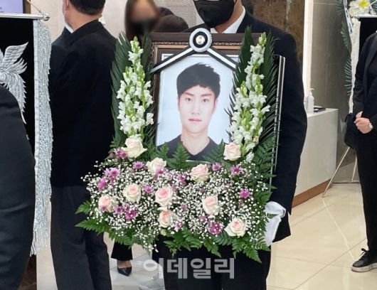 서울 반포한강공원에서 실종된 지 닷새 만에 숨진 채 발견된 손정민(22)씨의 발인이 지난 5일 서초구 한 장례식장에서 진행되고 있다. (사진=이데일리 공지유 기자)