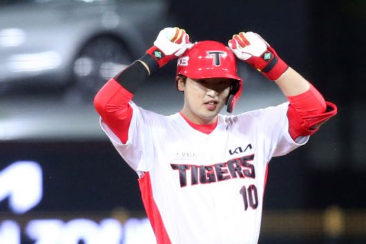 KIA타이거즈에서 한화이글스로 팀을 옮기는 외야수 이진영. 사진=KIA타이거즈