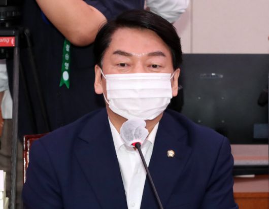 안철수 국민의힘 의원이 18일 서울 여의도 국회에서 열린 외교통일위원회 전체회의에서 발언하고 있다.(사진=국회사진기자단)