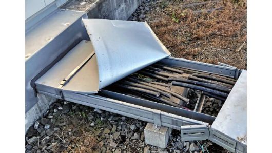 절도 피해를 입은 태양광 케이블. (사진=요미우리신문)