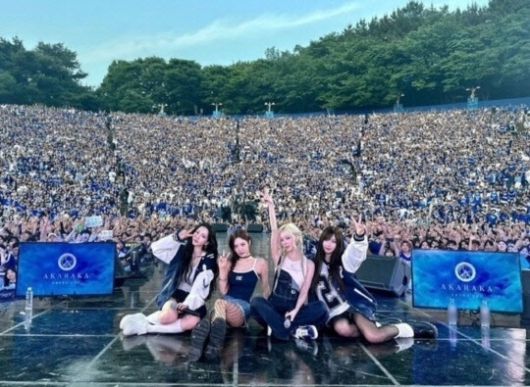 대학축제 무대에 오른 에스파(사진=SNS)