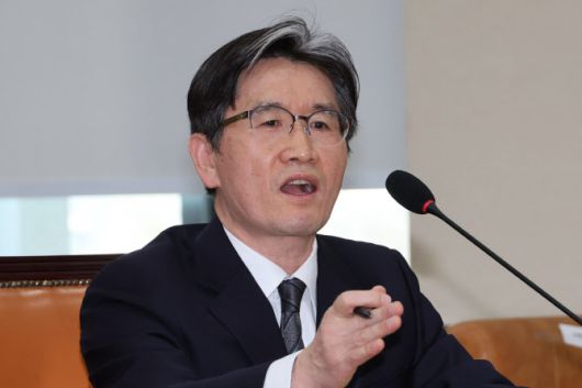 오동운 고위공직자범죄수사처장이 지난달 25일 서울 여의도 국회에서 열린 ‘윤석열 정부의 비상계엄 선포를 통한 내란 혐의 진상규명 국정조사 특별위원회’ 5차 청문회에서 이른바 ‘영장 쇼핑’ 논란과 관련한 여당 의원들의 질문에 목소리를 높여 항변하고 있다. (사진=연합뉴스)