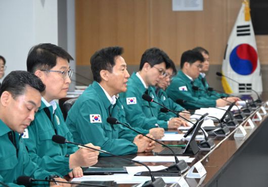 오세훈 서울시장이 2일 오전 서울시청에서 열린 열린 탄핵집회 안전대책회의에서 모두발언을 하고 있다. (사진=서울시)