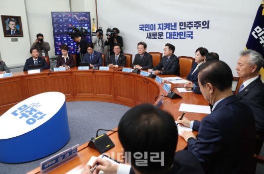 [이데일리 노진환 기자] 이재명 더불어민주당 대표가 9일 오전 서울 여의도 국회에서 열린 최고위원회의를 주재하고 있다. 이재명 대표는 이날 회의를 끝으로 당대표직을 내려놓았다.