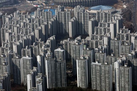 서울 남산에서 바라본 서울 다세대 주택과 아파트단지 모습. (사진=연합뉴스)