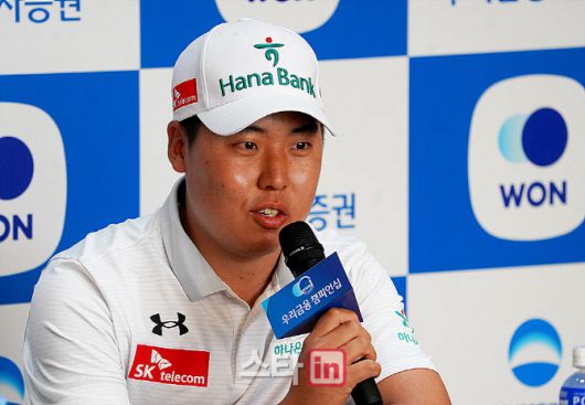 공동 4위로 경기를 마친 발달 장애 골퍼 이승민이 기자회견에서 질문에 답하고 있다. (사진=이데일리 골프in 김상민 기자)