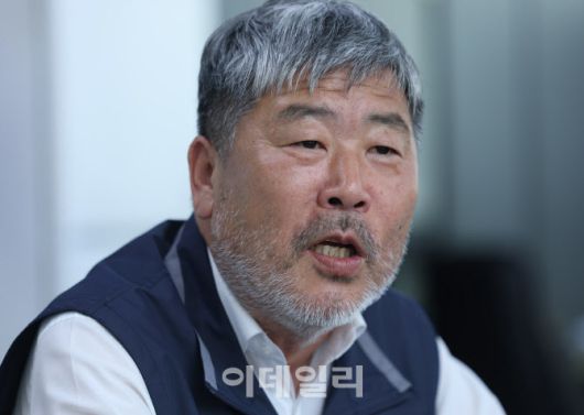 [이데일리 노진환 기자] 김동명 한국노동조합총연맹 위원장이 지난 4월 21일 서울 영등포구 여의도동 한국노총에서 이데일리와 인터뷰를 하고 있다.
