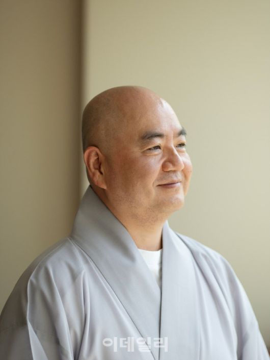 성진스님. (사진=김영사)