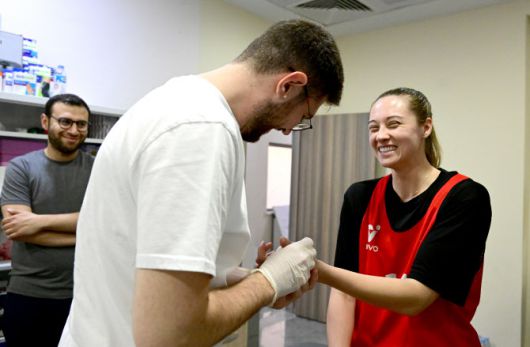 V리그 여자부 외국인선수 트라이아웃에 참가한 레베카 라셈이 메디컬테스트를 받고 있다. 사진=KOVO