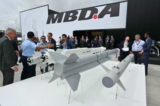 MBDA의 공대공 미사일(가운데).(사진=AFP)