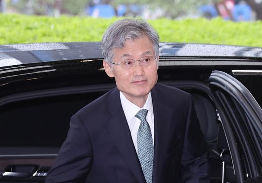 조희대 대법원장이 9일 서울 서초구 대법원으로 출근하고 있다. (사진=연합뉴스)