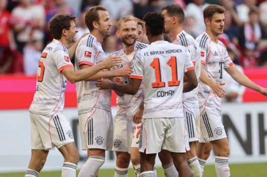해리 케인의 선제골 후 뮌헨 선수들이 기뻐하고 있다. 사진=AFPBB NEWS