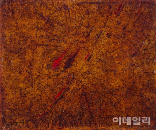 주경의 ‘생존’(1930). 형상이 사라진 추상작품이다.거칠게 채워 입체적으로 보이기까지 하는 질감이 백미다. 30년 뒤인 1960년대에 한국화단을 뒤덮은, 현대 추상회화의 한 가지인 앵포르멜(부정형)의 전조가 보인다. 패널에 유화 물감, 36.5×44㎝. 국립현대미술관 소장.