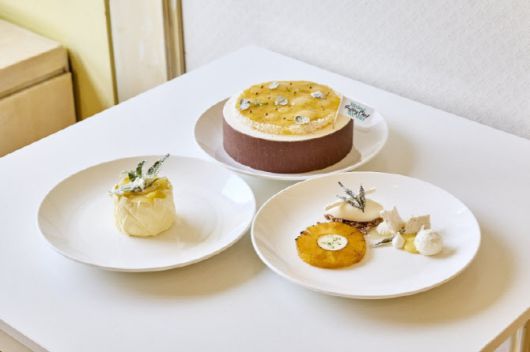 우승한 길지호 셰프의 (상단)코코 둘세(Coco dulce), (좌)피냐 파블로바(Pia Pavlova), (우)피냐 코코(Pia Coco)