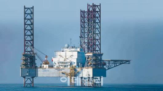 중국이 ‘양어장 관리 지원 시설’이라고 주장하며 서해 잠정 조치 수역(PMZ)에 설치한 해저 고정 구조물의 모습[한국해양과학기술원·엄태영 국민의힘 의원실 제공]