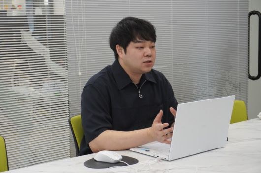 김호중 에이엠매니지먼트 대표가 이데일리와의 인터뷰에서 회사에 대해 설명하고 있다.(사진=에이엠매니지먼트)