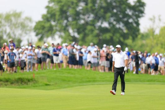 스코티 세플러가 오크몬트CC 10번홀에서 이동하고 있다. (사진=USGA)
