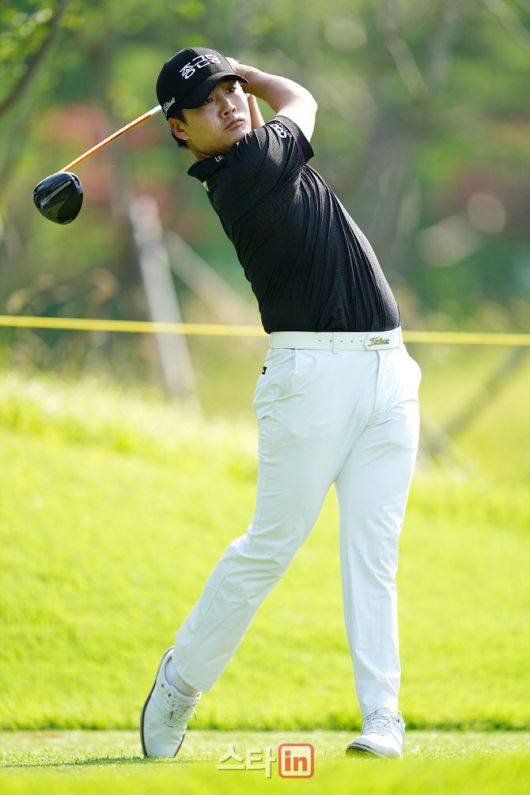 김민규가 11번홀에서 티샷을 하고 있다. (사진=이데일리 골프in 조원범 기자)