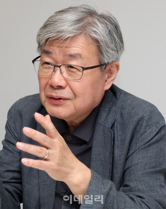 이재갑 전 고용노동부 장관이 지난 5일 서울 중구 KG타워에서 이데일리와 인터뷰를 하고 있다.(사진=방인권 기자)