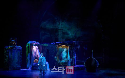 뮤지컬 ‘팬텀 공연의 한 장면(사진=EMK뮤지컬컴퍼니)