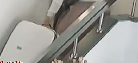 범행 다음날 고유정이 묵었던  모텔 CCTV 화면. 무거운 캐리어를 끄는 장면이 확인된다.