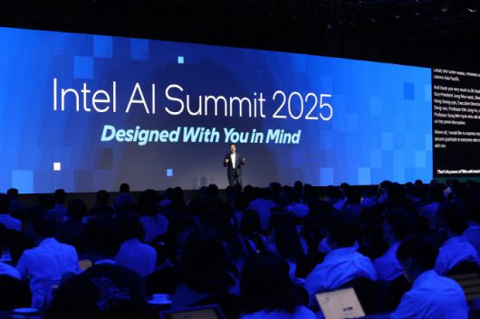 배태원 인텔코리아 사장이 환영사를 하고 있다.