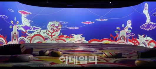 국립중앙박물관 ‘케이팝 데몬 헌터스’ 관련 전시품 중 ‘어흥, 호랑이-용맹하게, 신통하게, 유쾌하게’(디지털실감영상관1) 전경. (사진=국립중앙박물관)