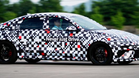 경기 화성 현대차·기아 남양연구소 테스트 트랙을 달리는 ‘아이오닉 6 N’ 프로토타입 (사진=현대차)