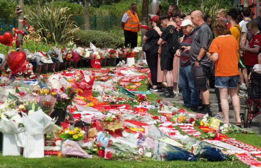 디오구 조타를 추모하는 팬들의 모습. 사진=AFPBB NEWS