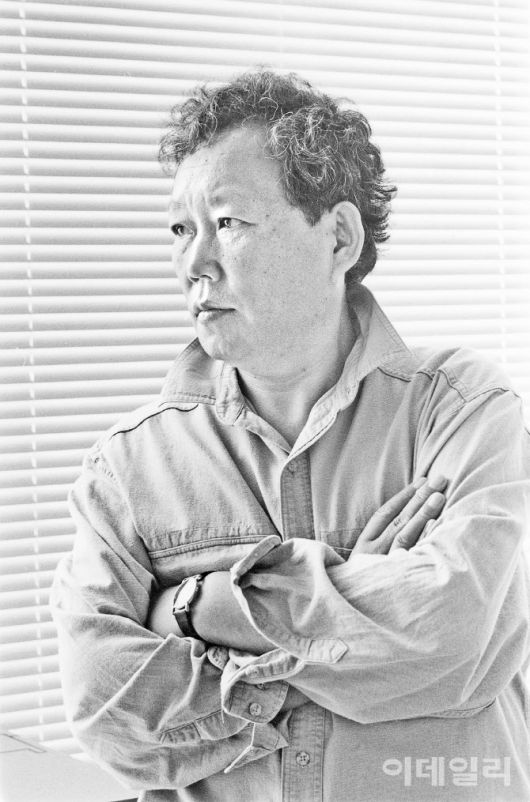 작가 이승조. 국내 화단에선 보기 드문 기계미학적 추상회화를 일궈낸 작가는 불꽃처럼 살다가 마흔아홉 아까운 나이에 세상을 떠났다. 유족 제공.