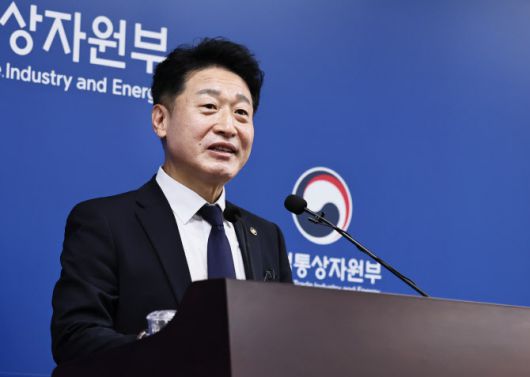 이호현 산업통상자원부 제2차관이 7일 정부세종청사 기자실에서 취임인사하고 있다. (사진=산업부)