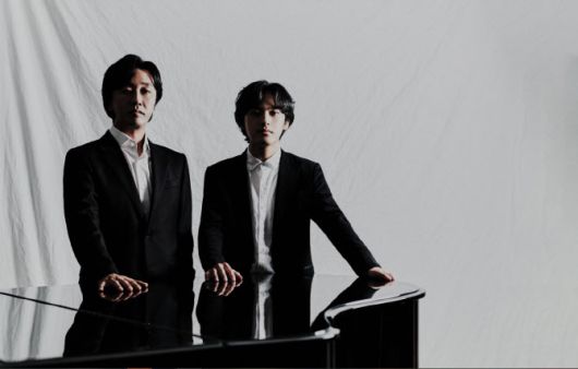 사제지간이자 국내 대표 피아니스트인 손민수(왼쪽)와 임윤찬(ⓒShin-joong Kim/MOC)