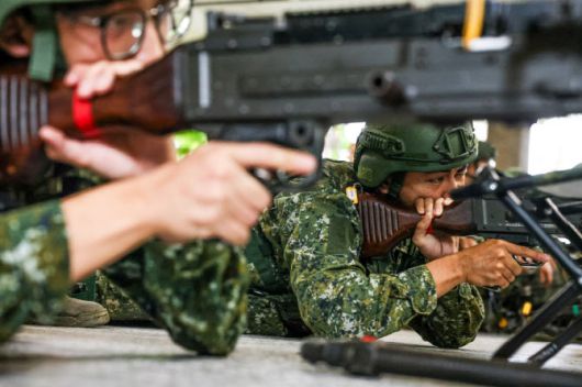 대만의 한광 훈련이 시작한 9일 먀오리 지역에서 예비군들이 훈련에 참여하고 있다. (사진=AFP)