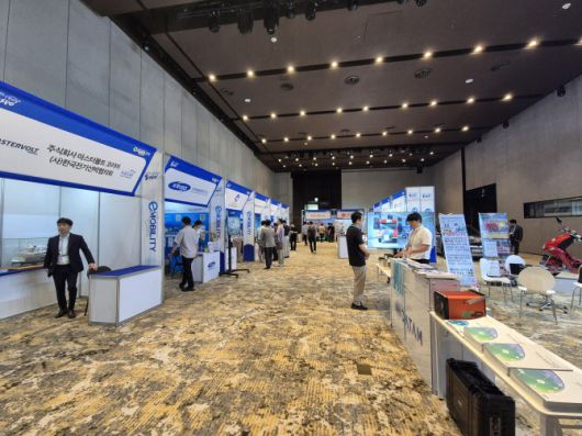 ‘제12회 국제 e-모빌리티엑스포(IEVE 2025)’가 9일 제주 신화월드에서 개막했다. (사진=이윤화 기자)