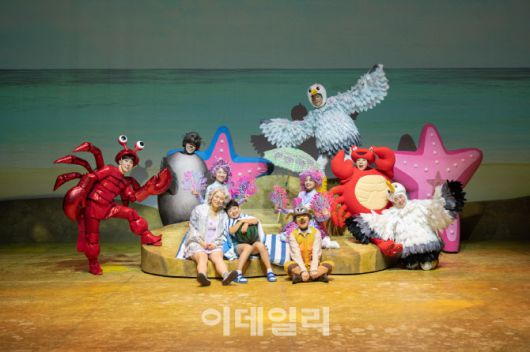 가족 뮤지컬 ‘할머니의 여름휴가’의 한 장면. (사진=국립박물관문화재단)