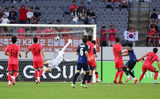 15일 경기도 용인미르스타디움에서 열린 2025년 동아시아축구연맹(EAFF) E-1 챔피언십(동아시안컵) 남자부 최종 3차전 한국과 일본의 경기. 일본 저메인 료가 득점하고 있다.  사진=연합뉴스