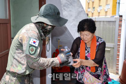 호우피해 복구지원 모습(사진=육군)