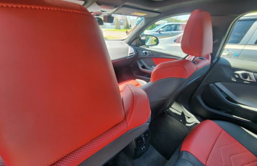 BMW M235 xDrive 그란 쿠페 뒷좌석 (사진=이배운 기자)