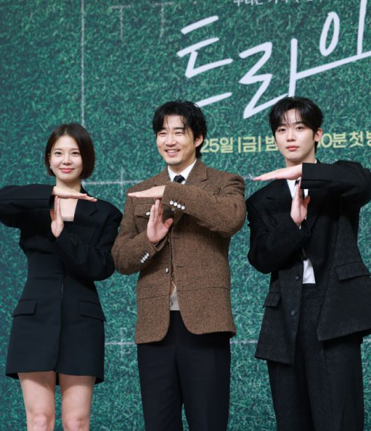 왼쪽부터 임세미, 윤계상, 김요한(사진=뉴스1)